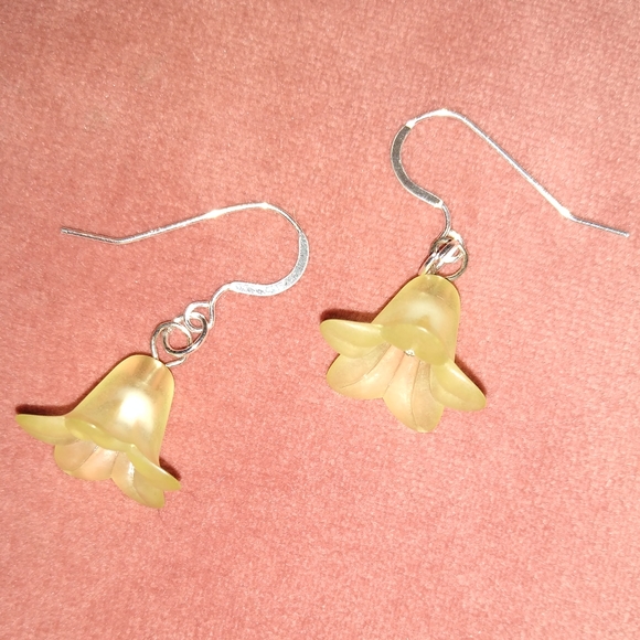 Solid 925 REAL Sterling Silver Wires Frosted Green Flower Blossom Earrings New - Picture 4 of 7